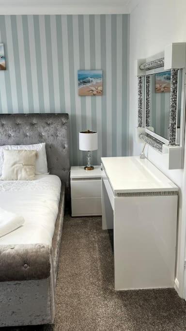 Cheerful 3 Bedroom Townhouse With Free Parking. Billericay Exterior foto